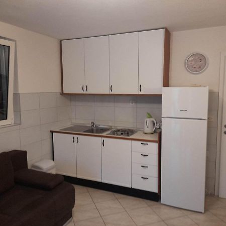 Franko Apartmani Zambratija  Exteriör bild