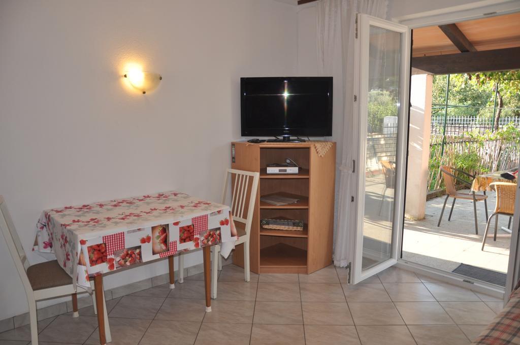 Franko Apartmani Zambratija  Exteriör bild