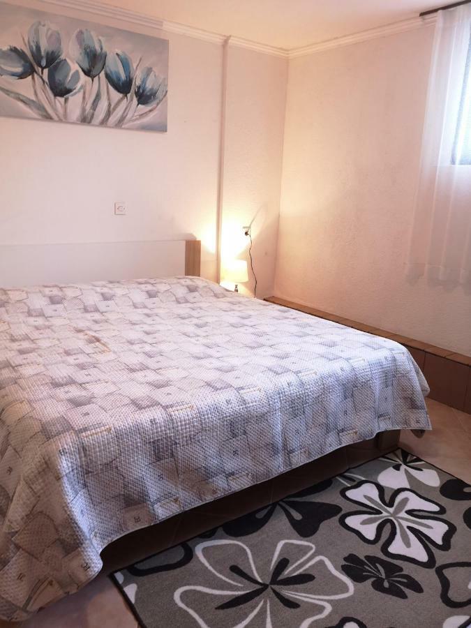 Franko Apartmani Zambratija  Exteriör bild